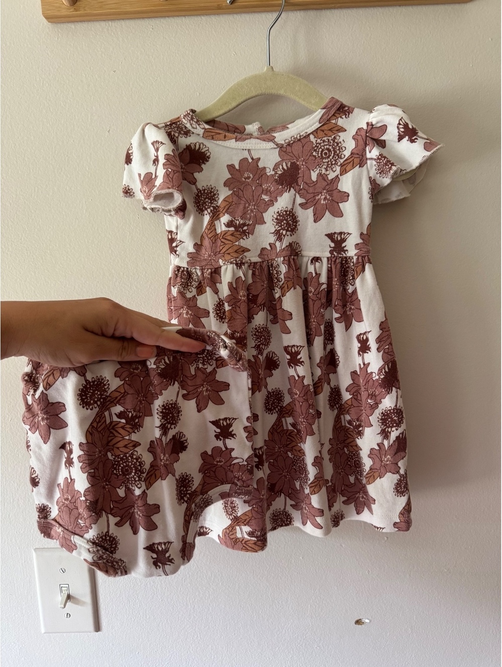 Kate Quinn Retro Floral Print